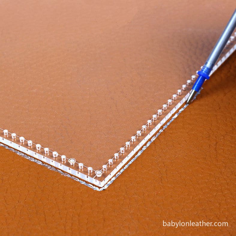 BABYLON™ Heart Crossbody Bag Pattern AAB - 508 - Babylon LeatherBabylon LeatherAAB - 508 - Kraft Board